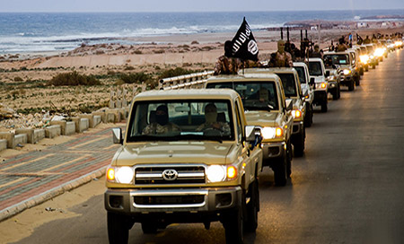 Un convoy de Daesh en Sirte Un grupo leal a Daesh toma el control de la ciudad portuaria de Gandala